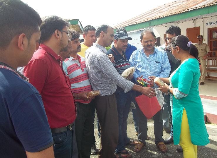 Traders met SDM Champawat