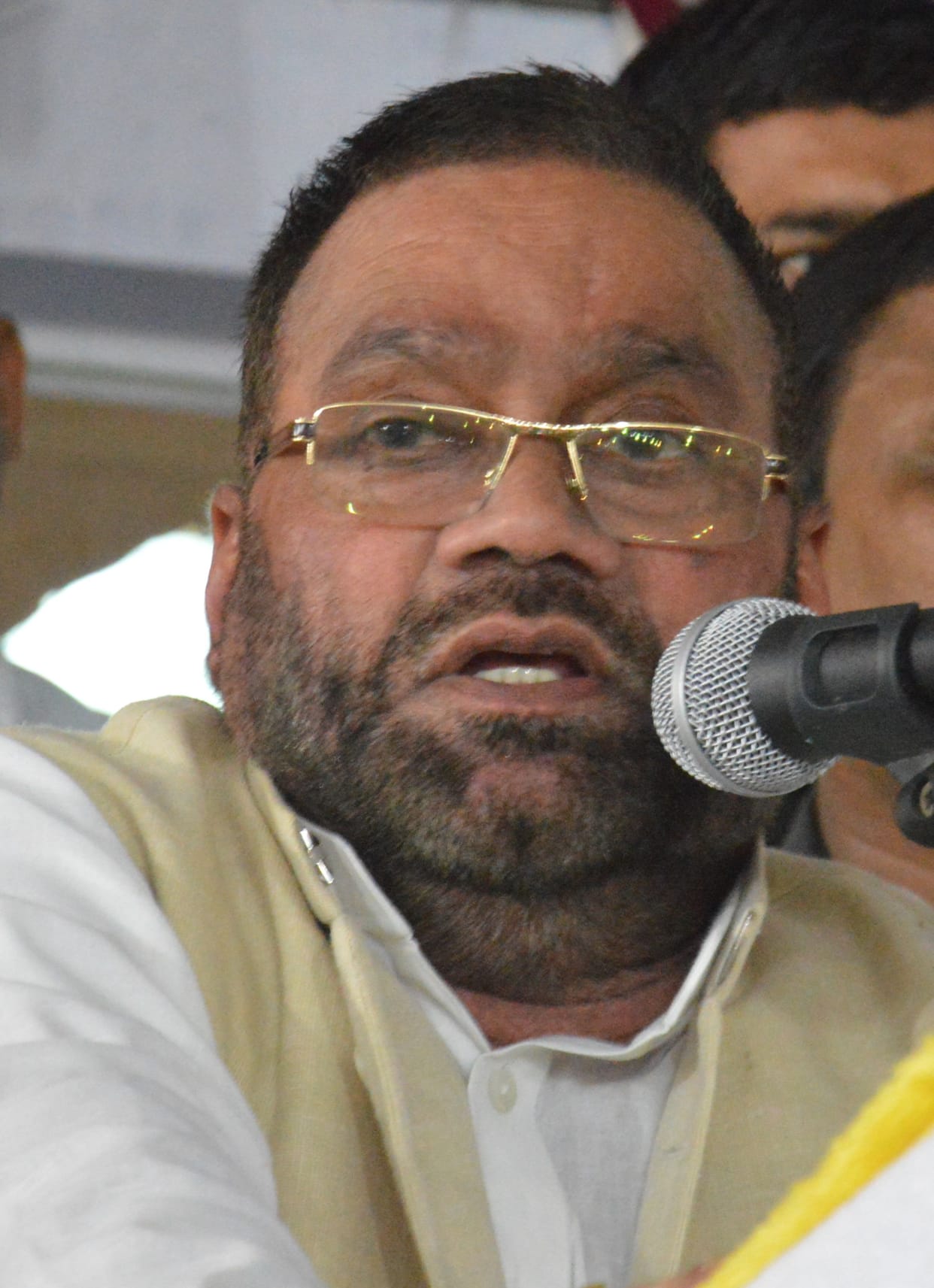 See herself Mayawati before saying traitor to me : Swami Prasad