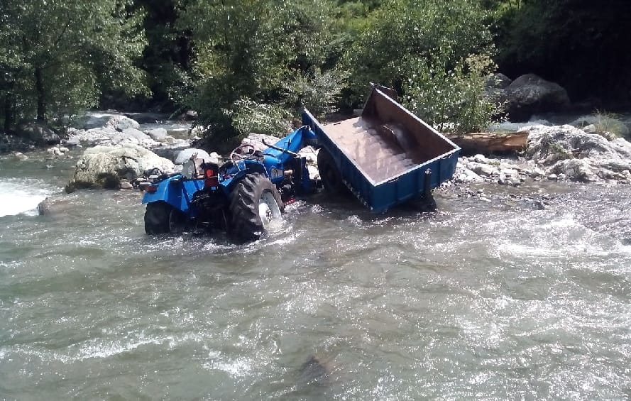 Four killed in Road accident in Himachal.