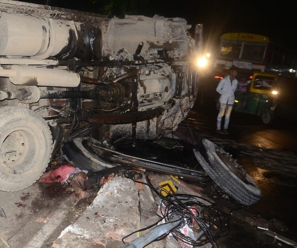Bike collided with the bull, the death of the aged