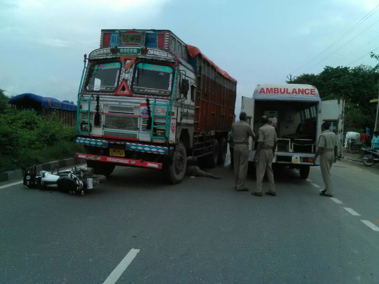 Truck thrashed fellow bike riders, death.