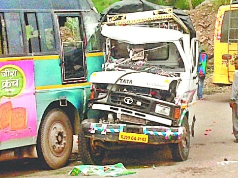 bus tempo hit six person injured.