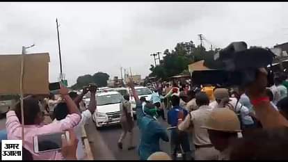 Protest against BSP leader Naseemuddin siddiqui