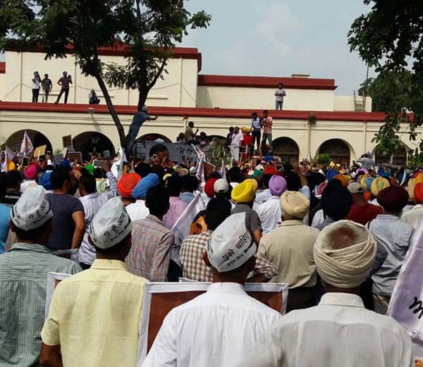 delhi chief minister arvind kejriwal hearing in amritsar court, shakti pradarshan by aap