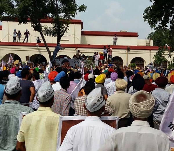 delhi chief minister arvind kejriwal hearing in amritsar court, shakti pradarshan by aap