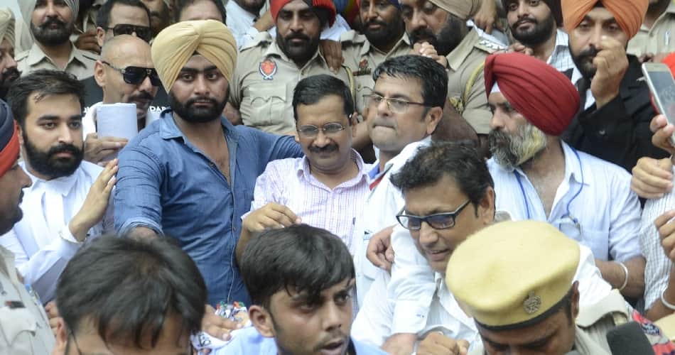 delhi cm arvind kejriwal big challange to punjab cabinet minister bikram singh majithia 