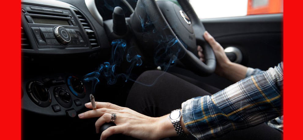 Husband and wife in a car crash on the roundabout began beating the woman Srerah