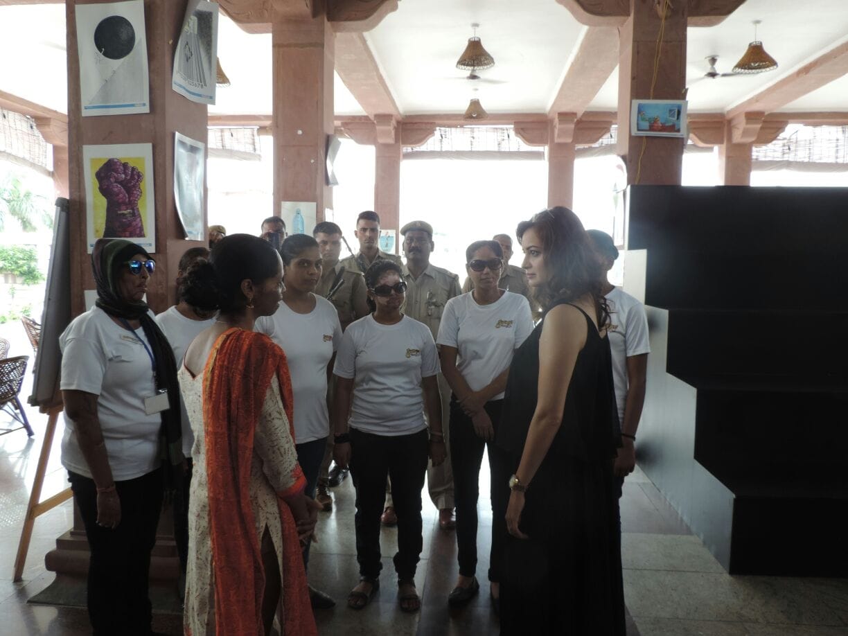film actress dia mirza met acid survivors in sheroes hangout