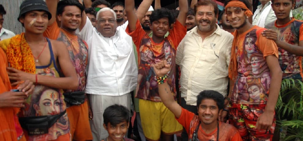 golden baba aheads for kanwad yatra with wearing 12 kg gold