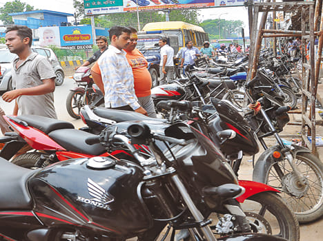 Vehicles parked on the street will be drawn