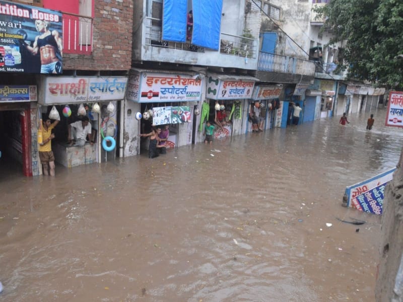 crisis after heavy rain in mathura
