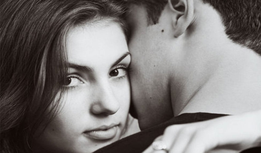 symptoms of wife cheating on her husband