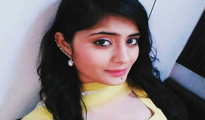 this new herione enters to sasural simar ka
