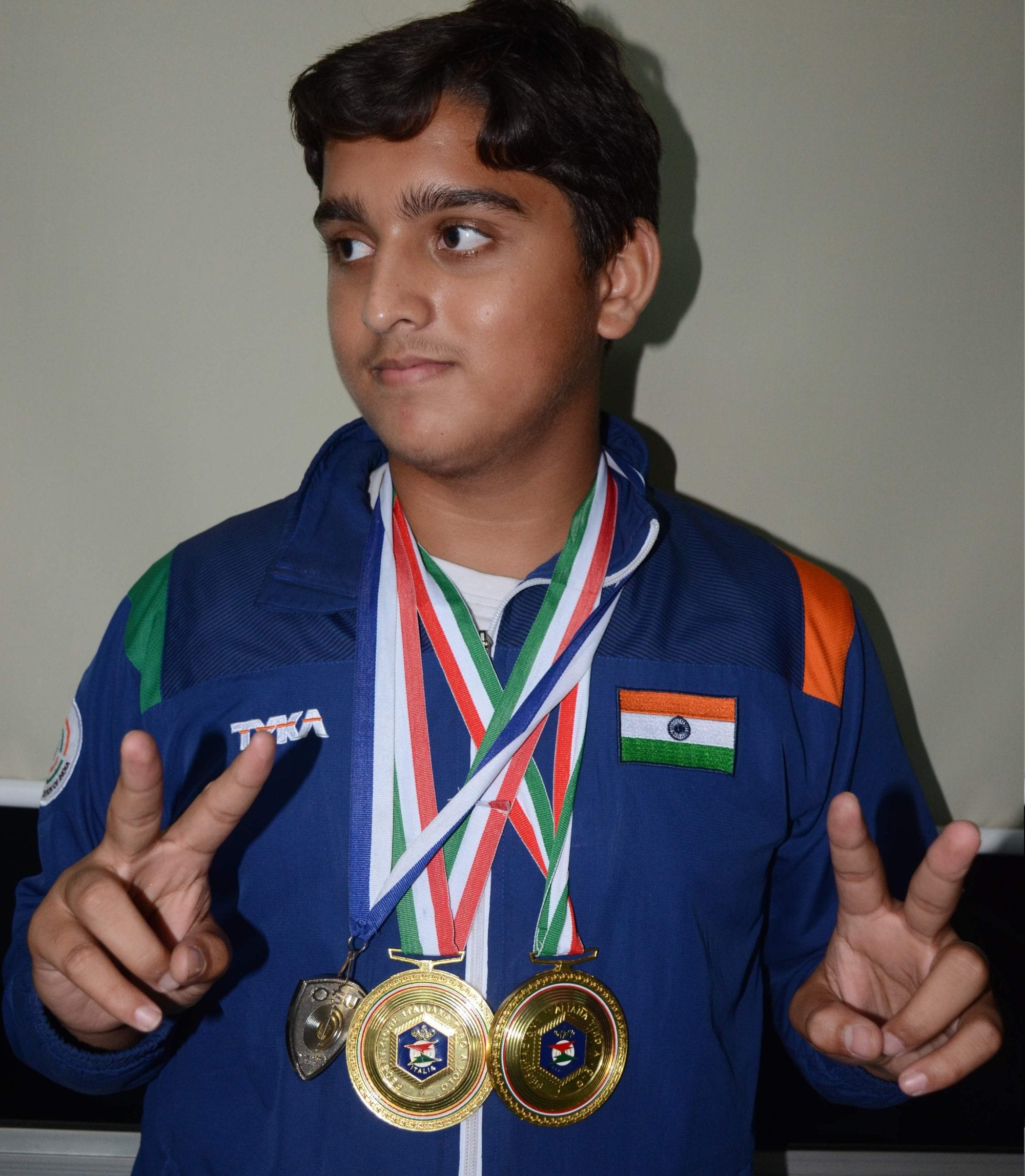 uttarakhand shooter shapath won two gold in international shooting championship.