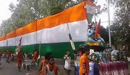 People surprised after seeing amazing 101 feet long Kanwar