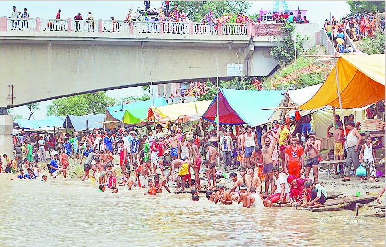 kanwad yatra : bam bam teri bhakti mein dam