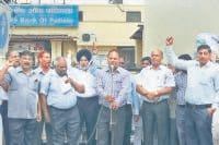 yamunanagar,bank, strike, 200, branches, atm
