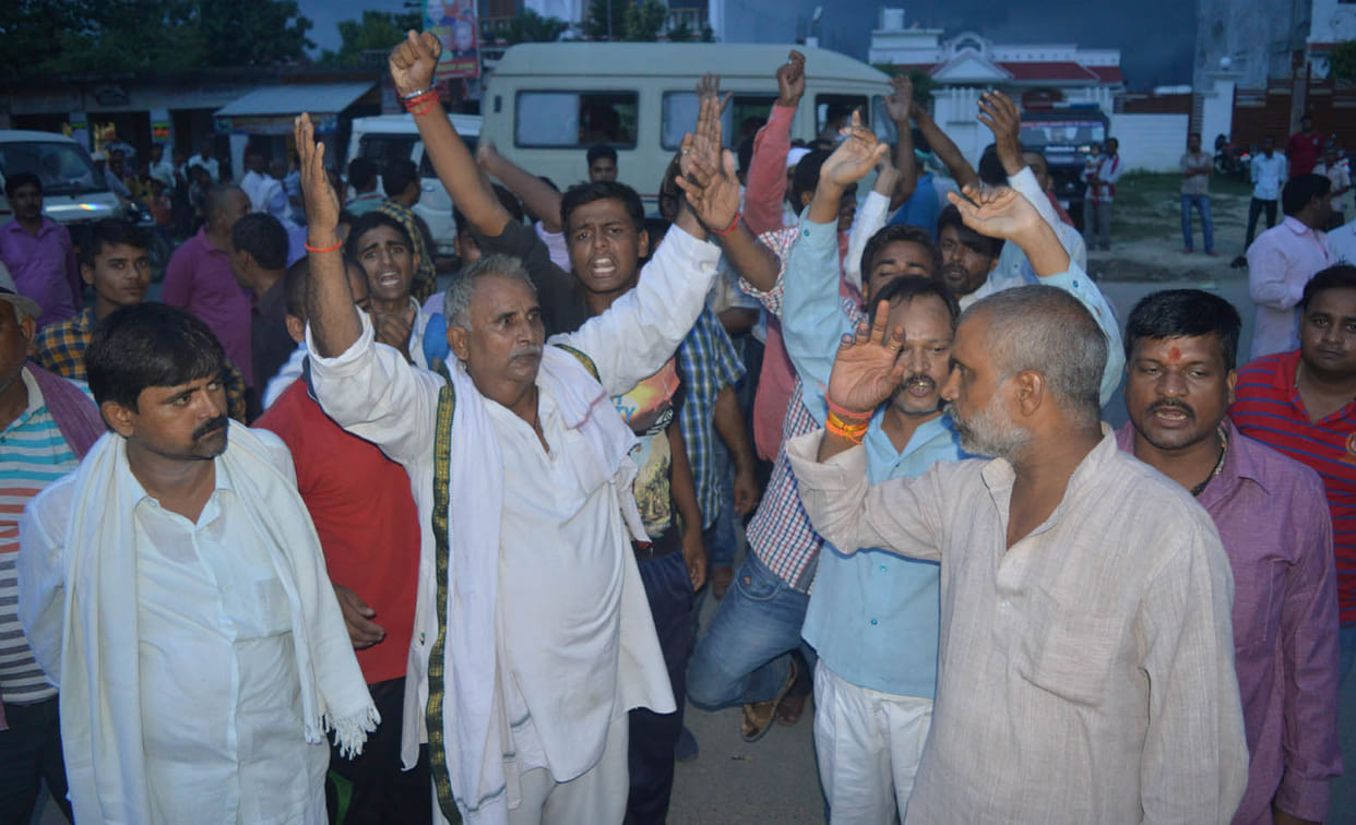 in support of dayashankar bjp members agitated