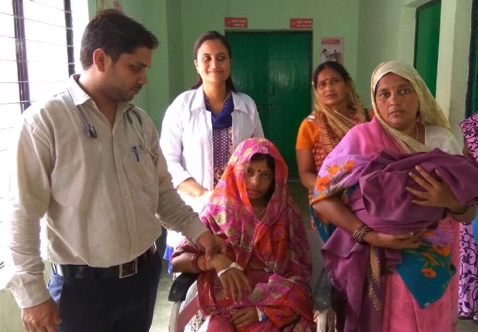 Deteriorated condition of women during labor, effort tab on staff