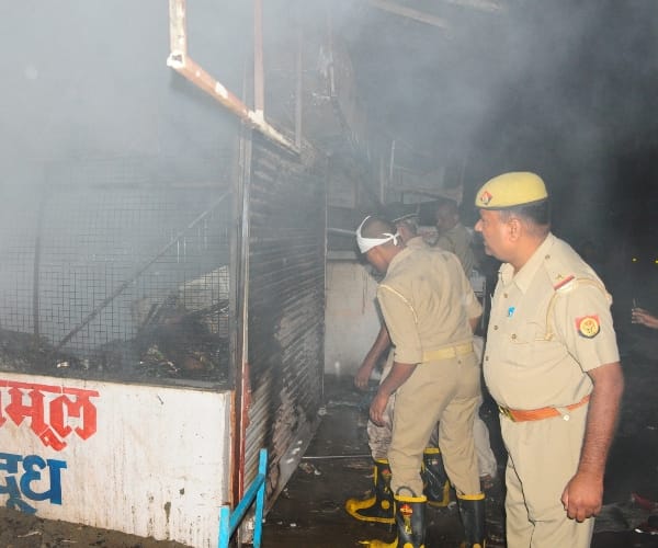  Fire in a shop in Lucknow.