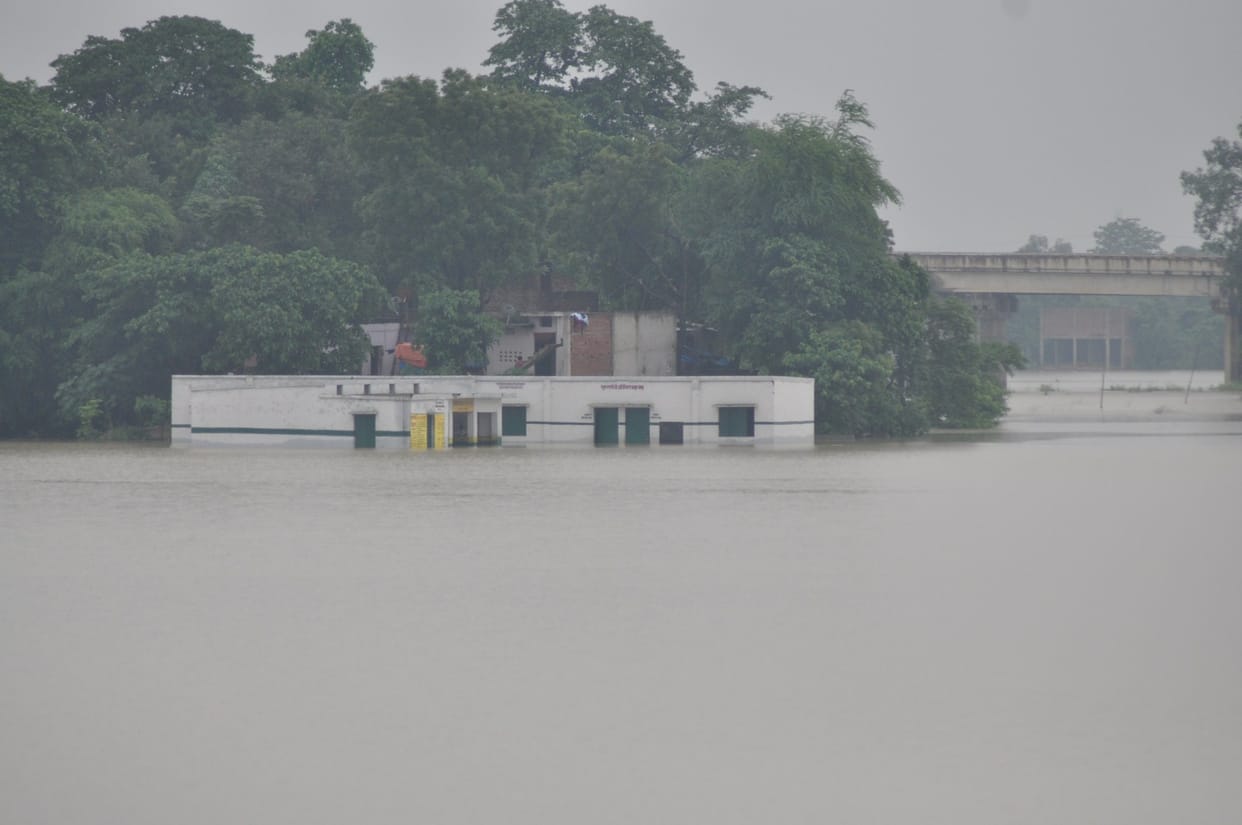 flood in 11 villeges, connection with others breaked