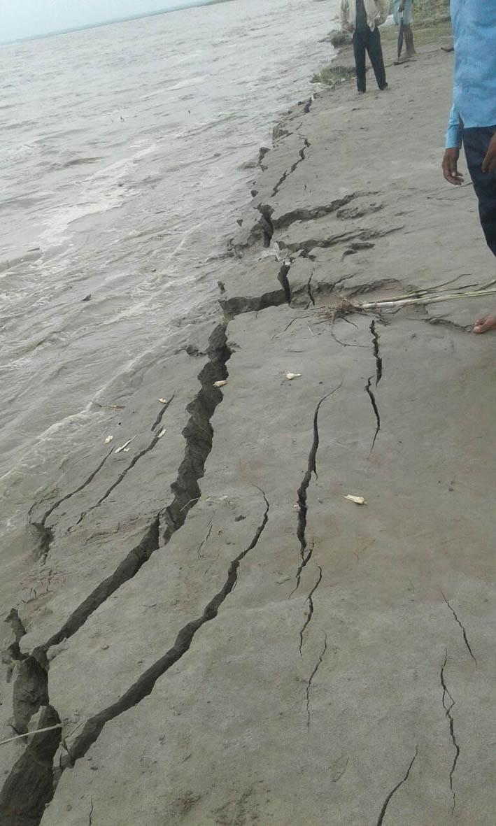 gandak reachesd near marchahawa,basantpur and shivpur