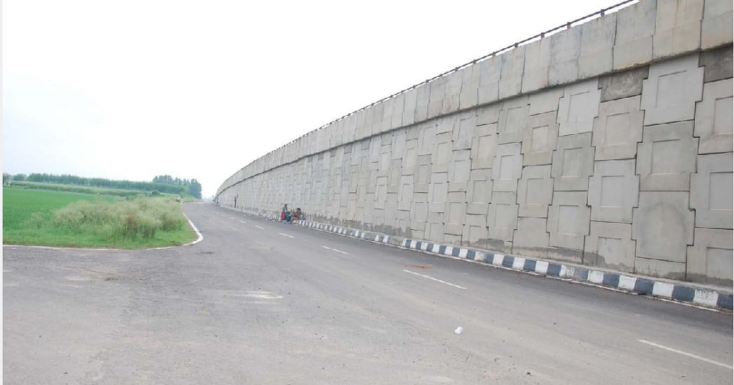 Miscreants gangraped mother-daughter after dragging from the car on the national highway