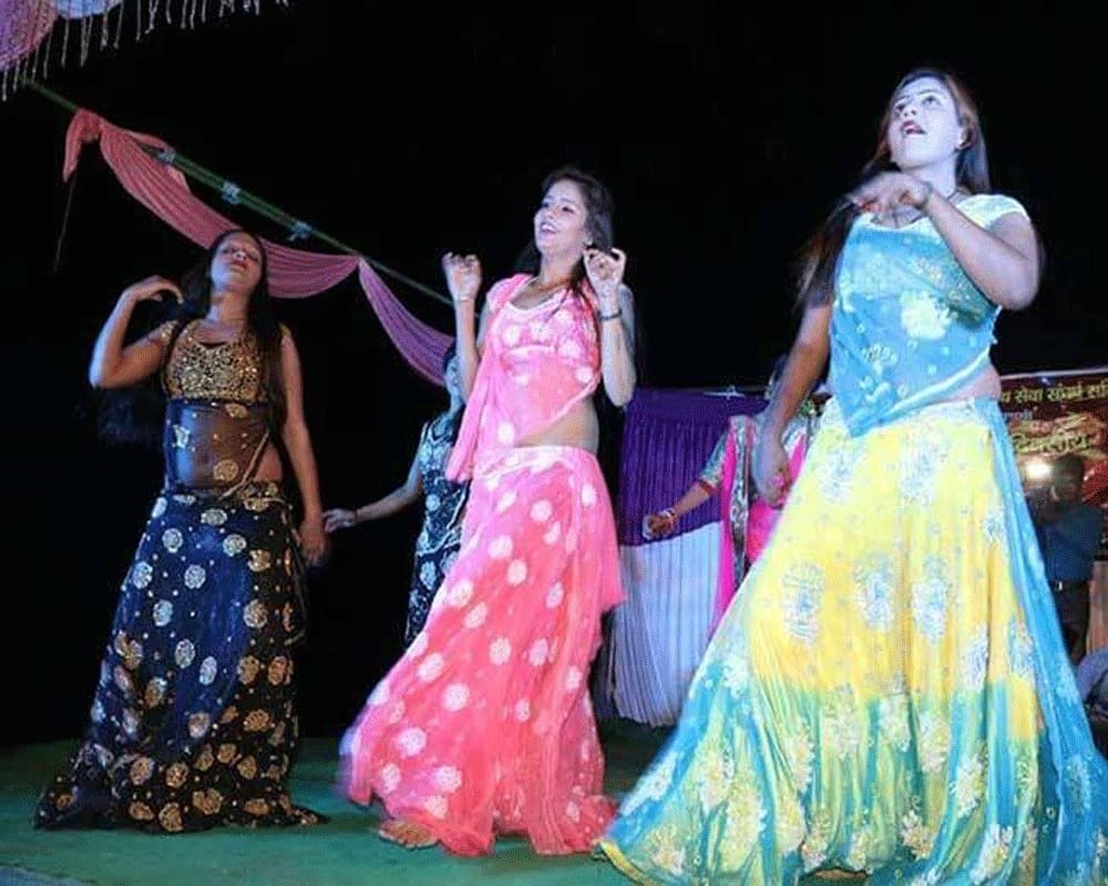 Nagar Vadhu dance around burning pyre in Varanasi