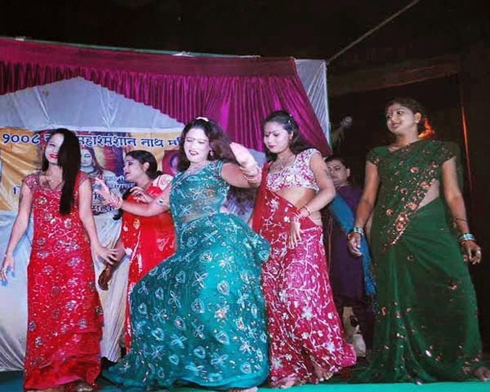 Nagar Vadhu dance around burning pyre in Varanasi