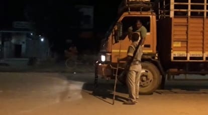 lucknow cop taking brive, video goes viral