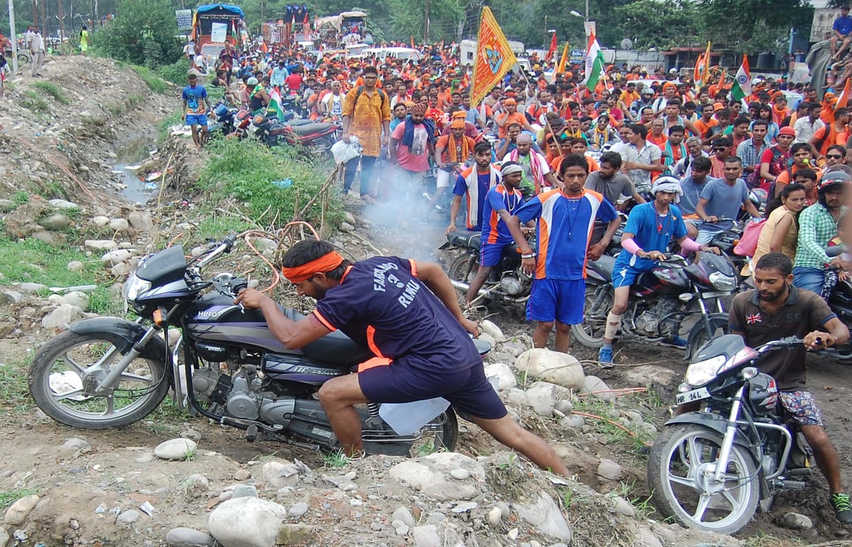 Arrangement collapsed, police put up hand