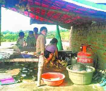 food crisis of the four millions population