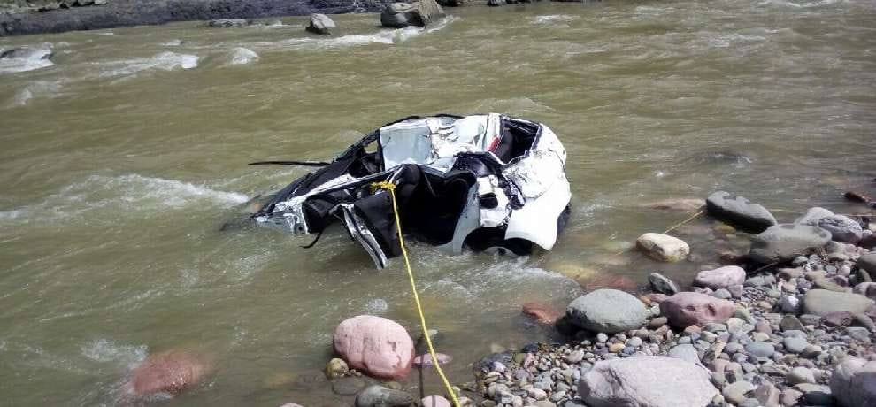 Child death due to tractor collapse