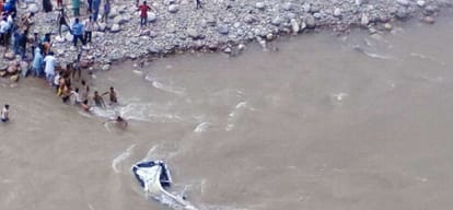 Truck falls into gorge in Rohru, 2 killed