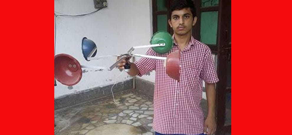 10th student made equipment to make electricity  