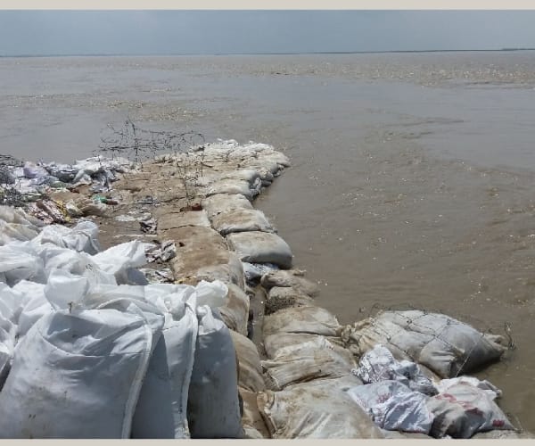flood in awadh creates trouble for people.
