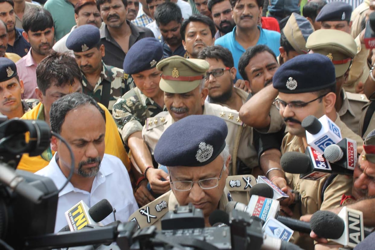 Surrender by SP, DIG took over command