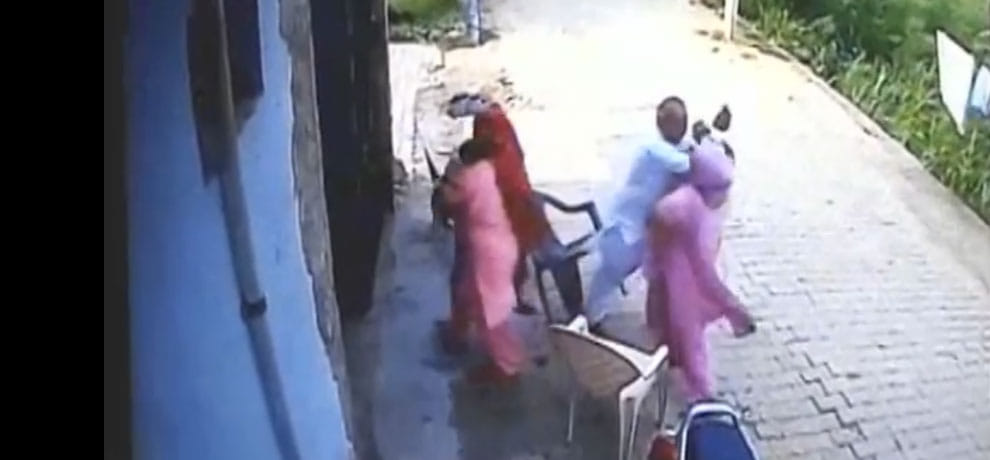 daughter in law beaten father in law and mother in law in gurgaon