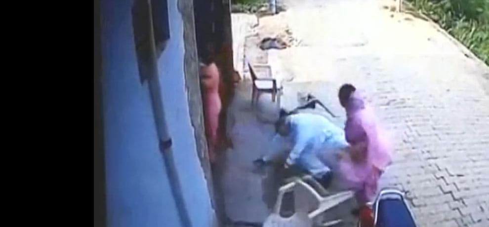 daughter in law beaten father in law and mother in law in gurgaon