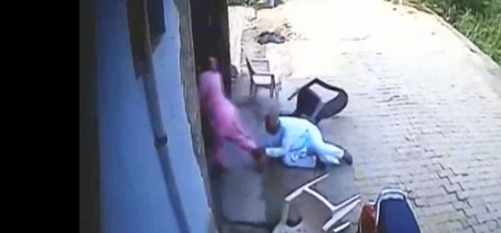 daughter in law beaten father in law and mother in law in gurgaon