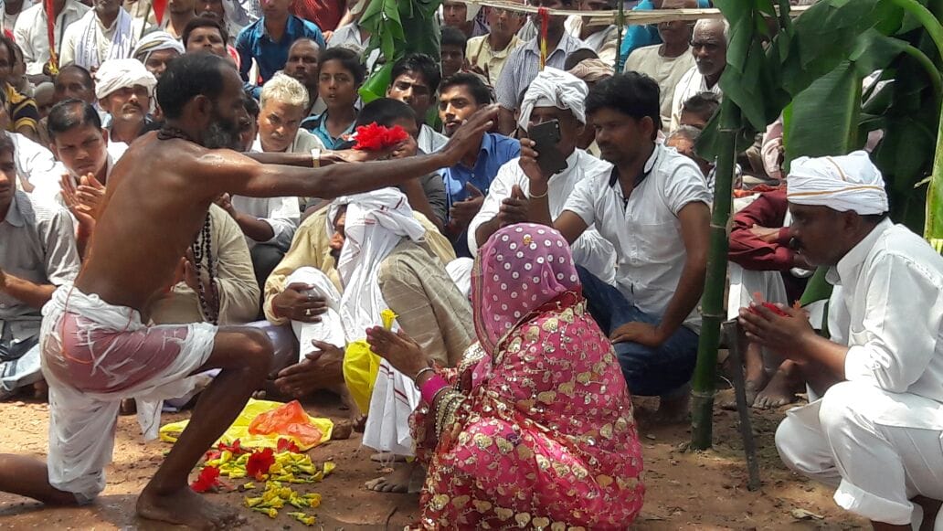 Kashi Baba Das aroused was worshiping crowd