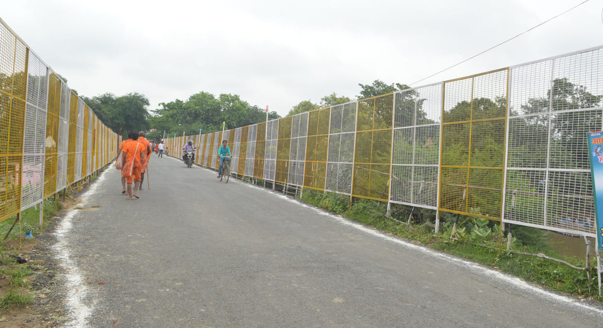 Painted in ocher highway