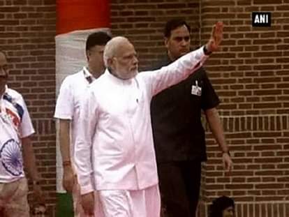PM Modi flags off 'Run for Rio' at India Gate