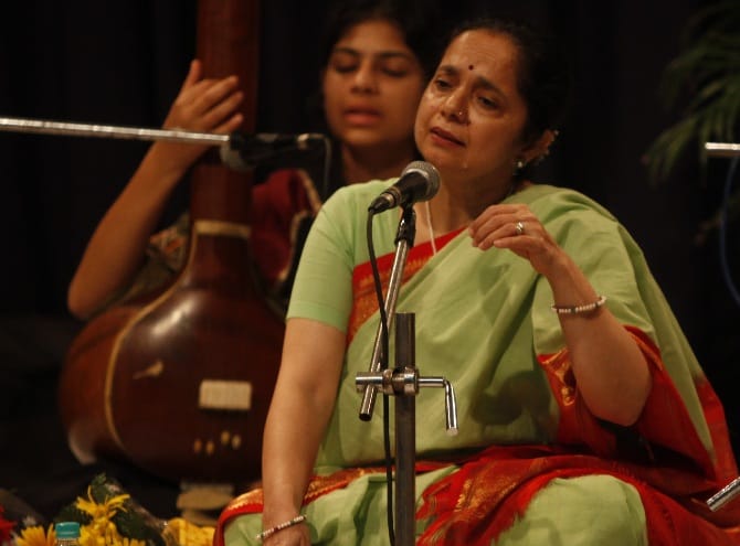malhar mahotsav bhartiya vidhya bhawan, shastriya sangeet, singer vineeta gupta, at chandigarh,