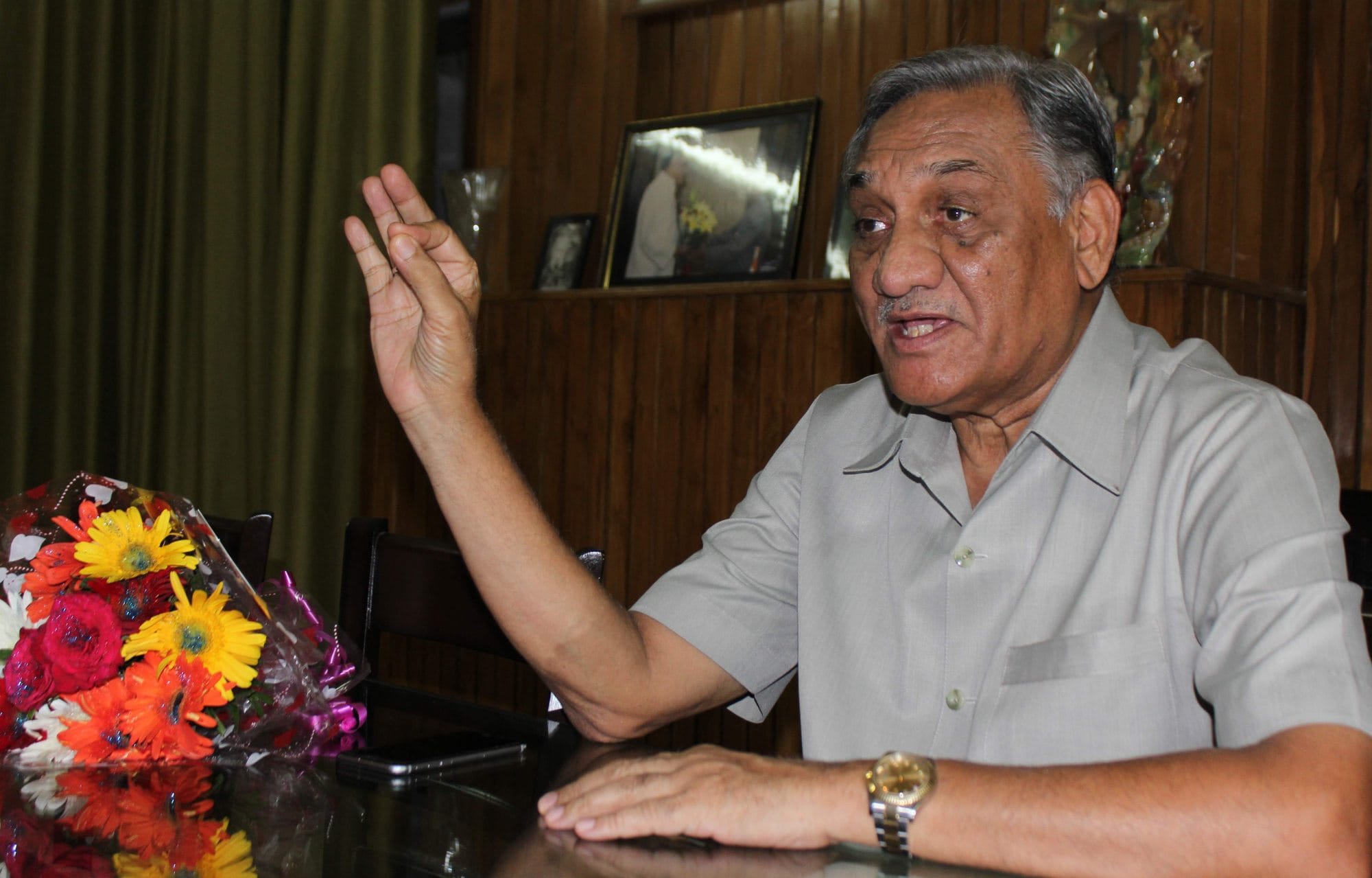 uttarakhand election 2022: words war between cabinet minister Harak Singh and former chief minister Trivendra Singh Rawat continues