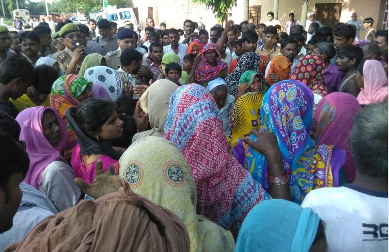 woman's murder in jhinjhana, traffic jaam in protest
