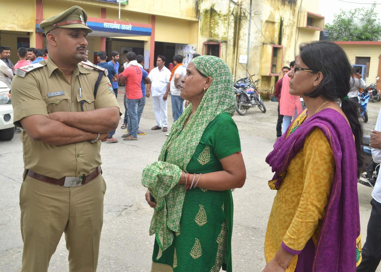 police is saving murder accuse constables.