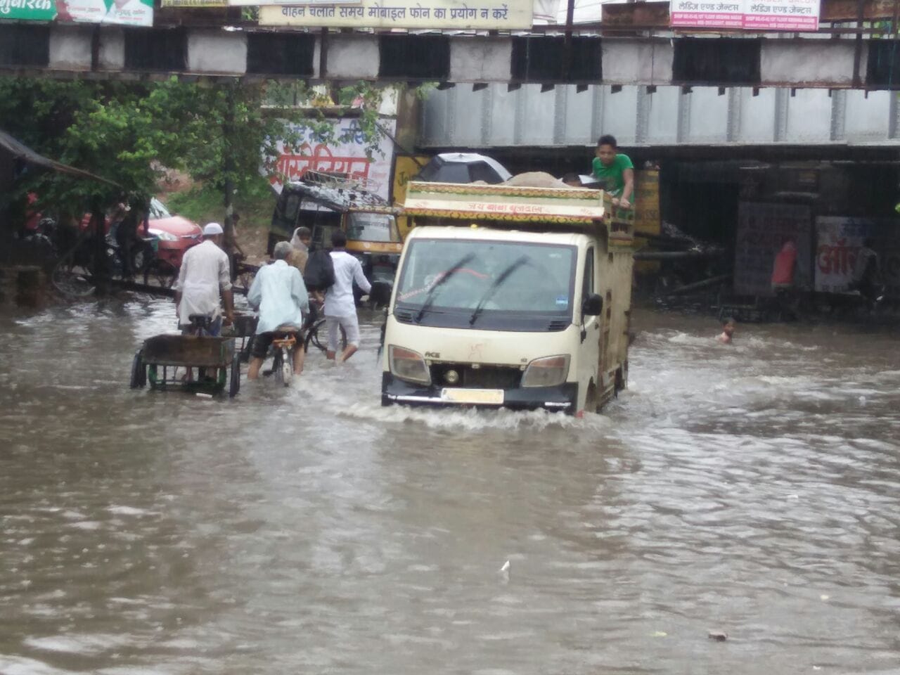 Flood like situation in Agra-Matura region due to heavy rains