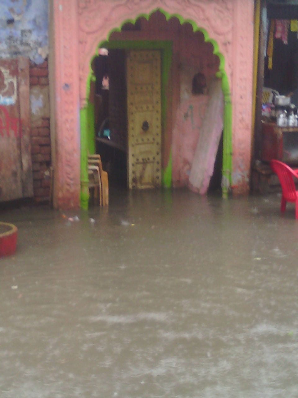 Flood like situation in Agra-Matura region due to heavy rains