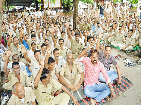 Collectorate campus protesting by Home Guards